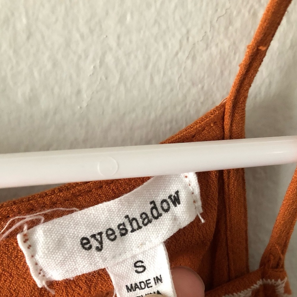 Eyeshadow Embroidered Tank Top - Picture 2 of 2